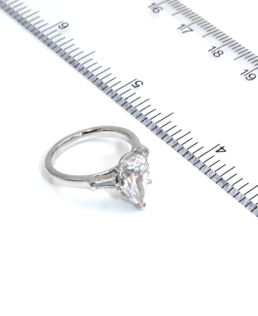 Platinum Ring with Baguette Diamonds