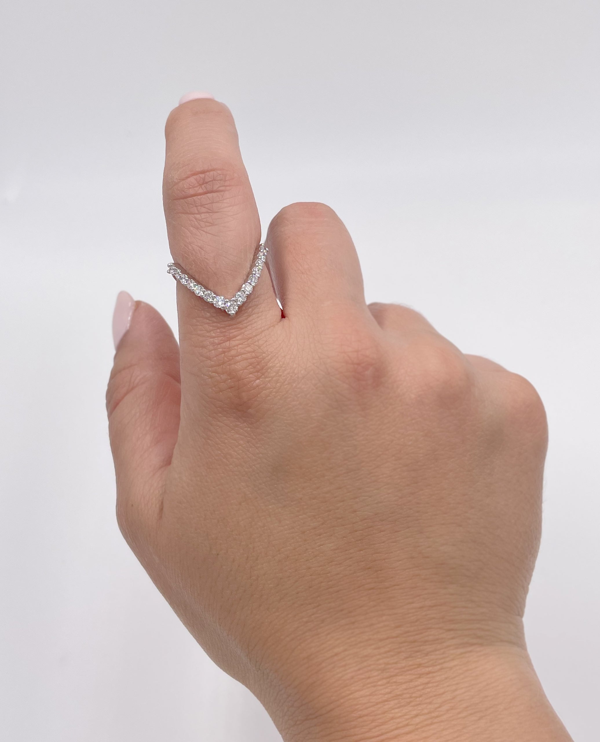 18K White Gold "V" Shape Diamond Ring 0.58 Carats