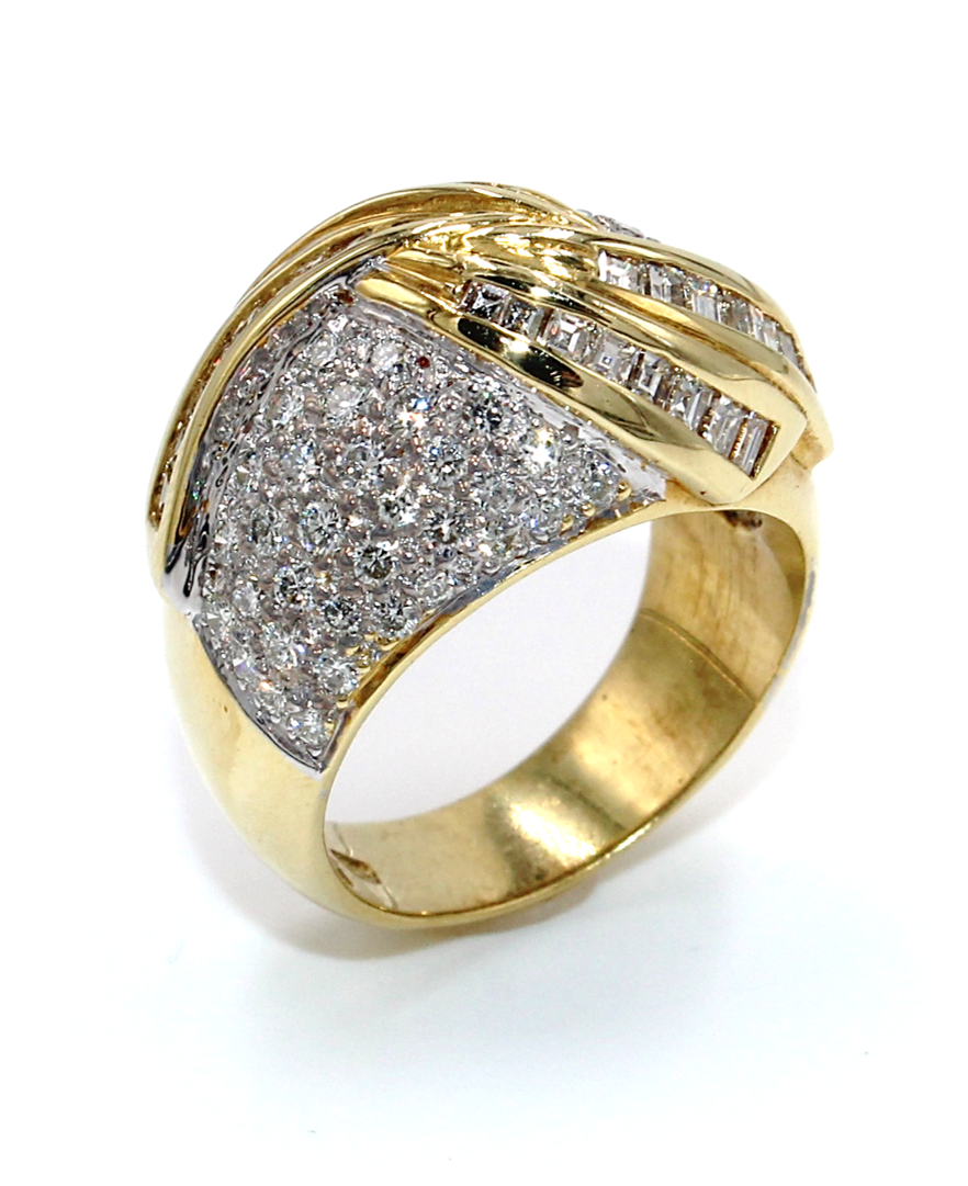 Vintage 2.15 Carat Diamond Swirl Dome Ring in 18K Gold