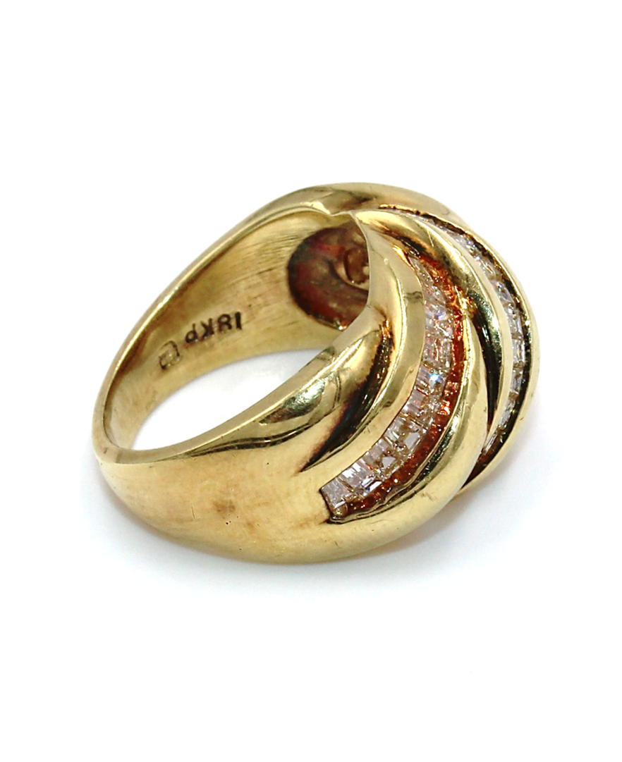 Vintage 18K Gold Diamond Ring with Overlapping Rows of Baguette Diamonds 1.50 Carats