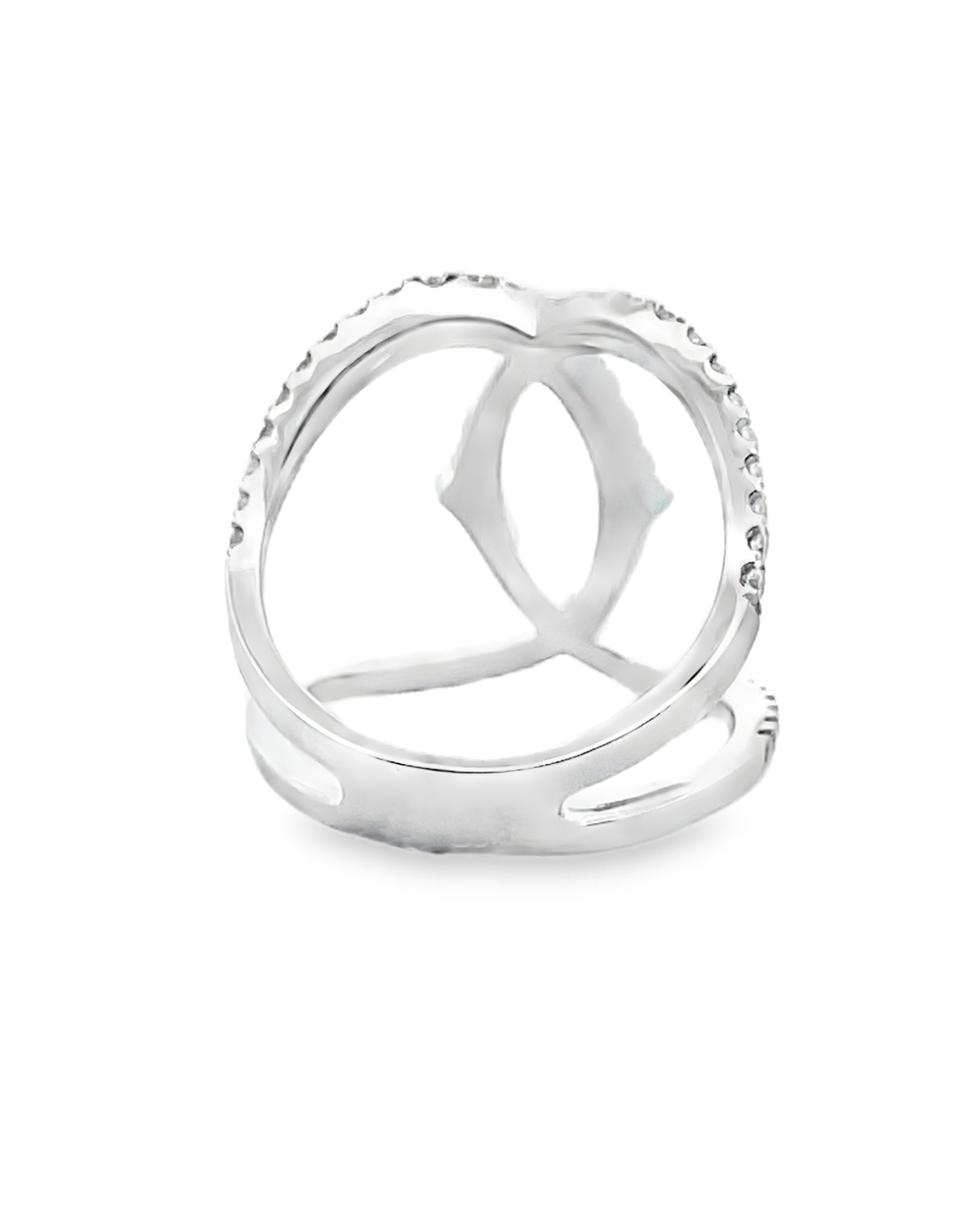 18K White Gold Interlocking Diamond Fashion Ring