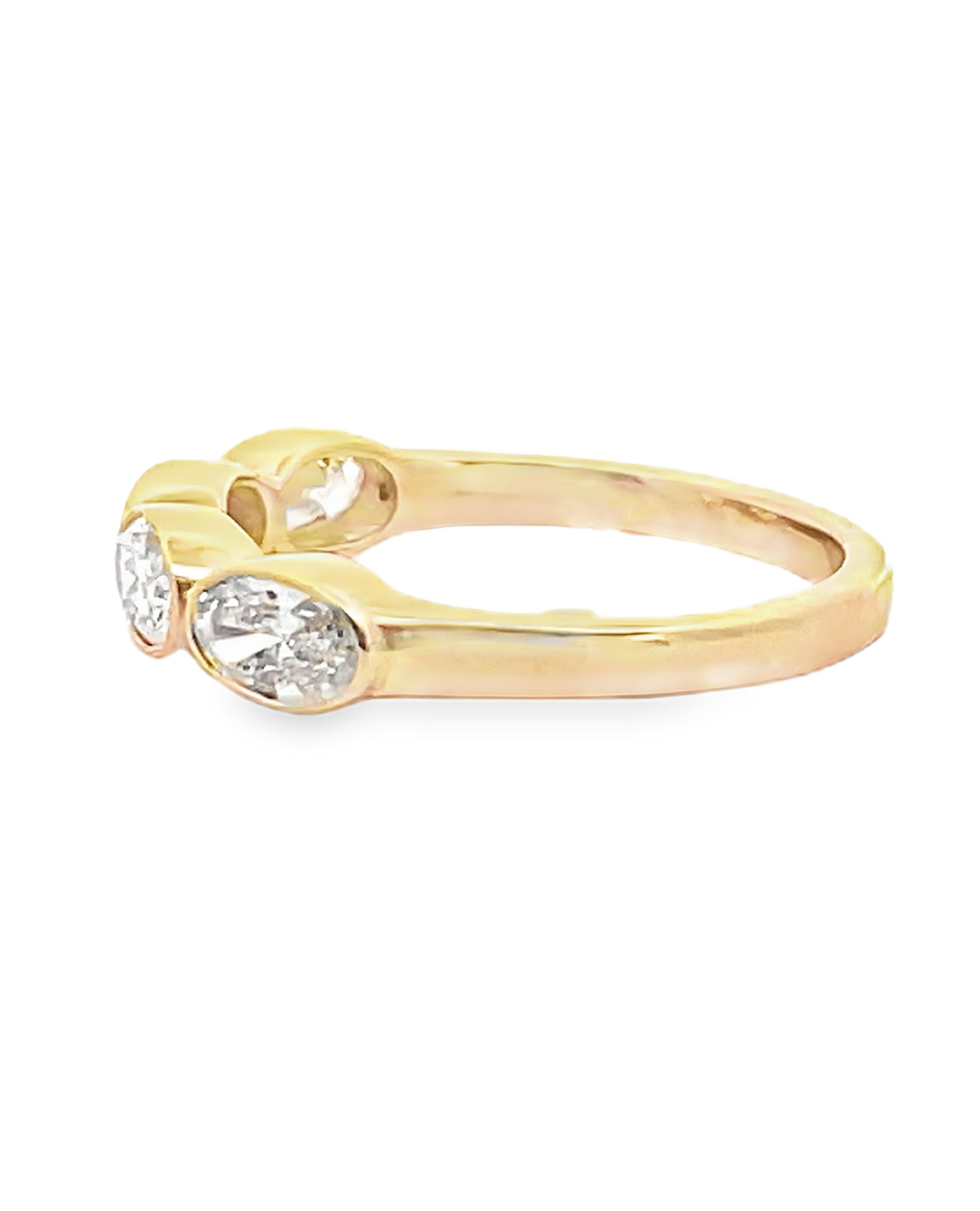18K Yellow Gold Oval Diamond Fashion Ring