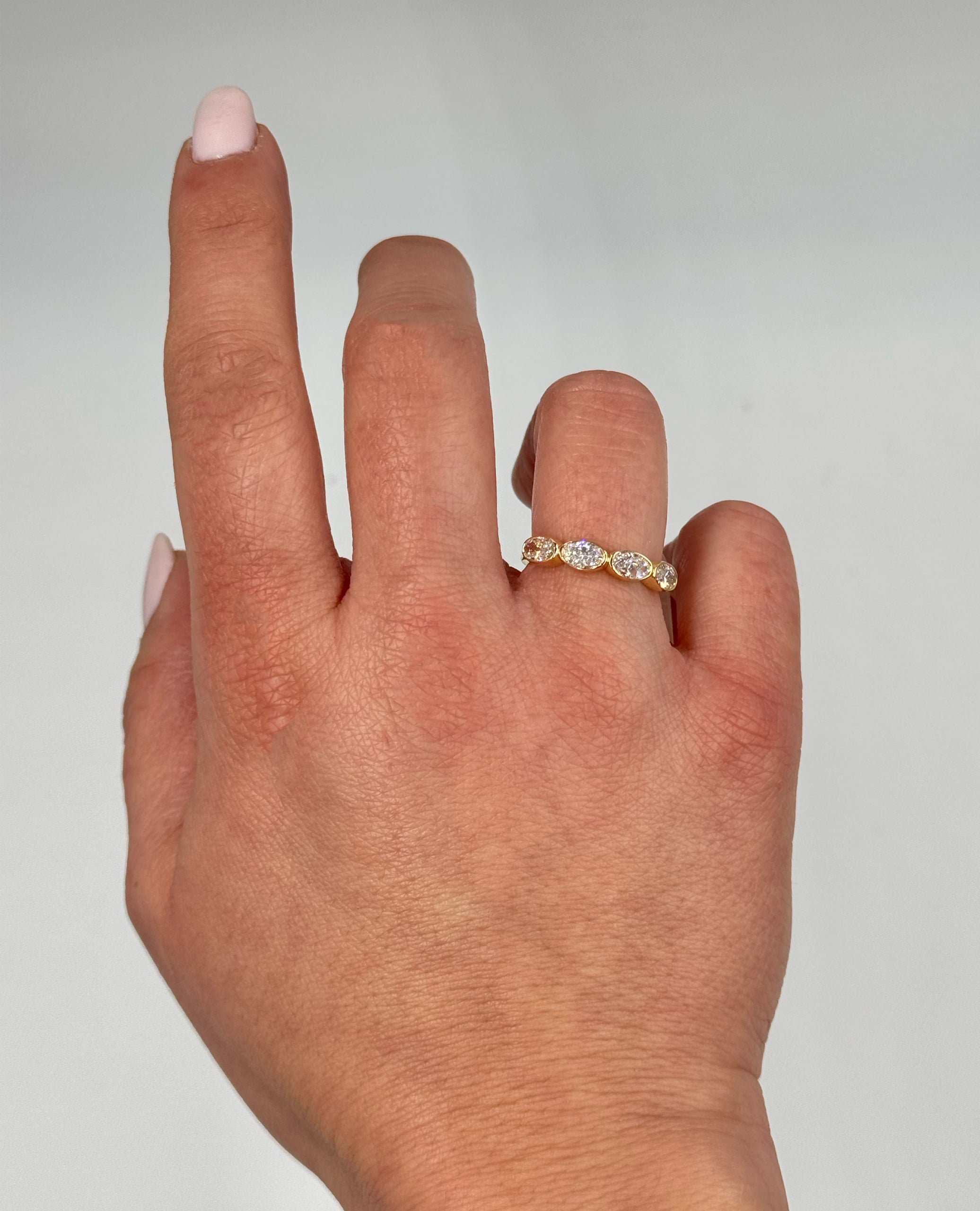 18K Yellow Gold Oval Diamond Fashion Ring