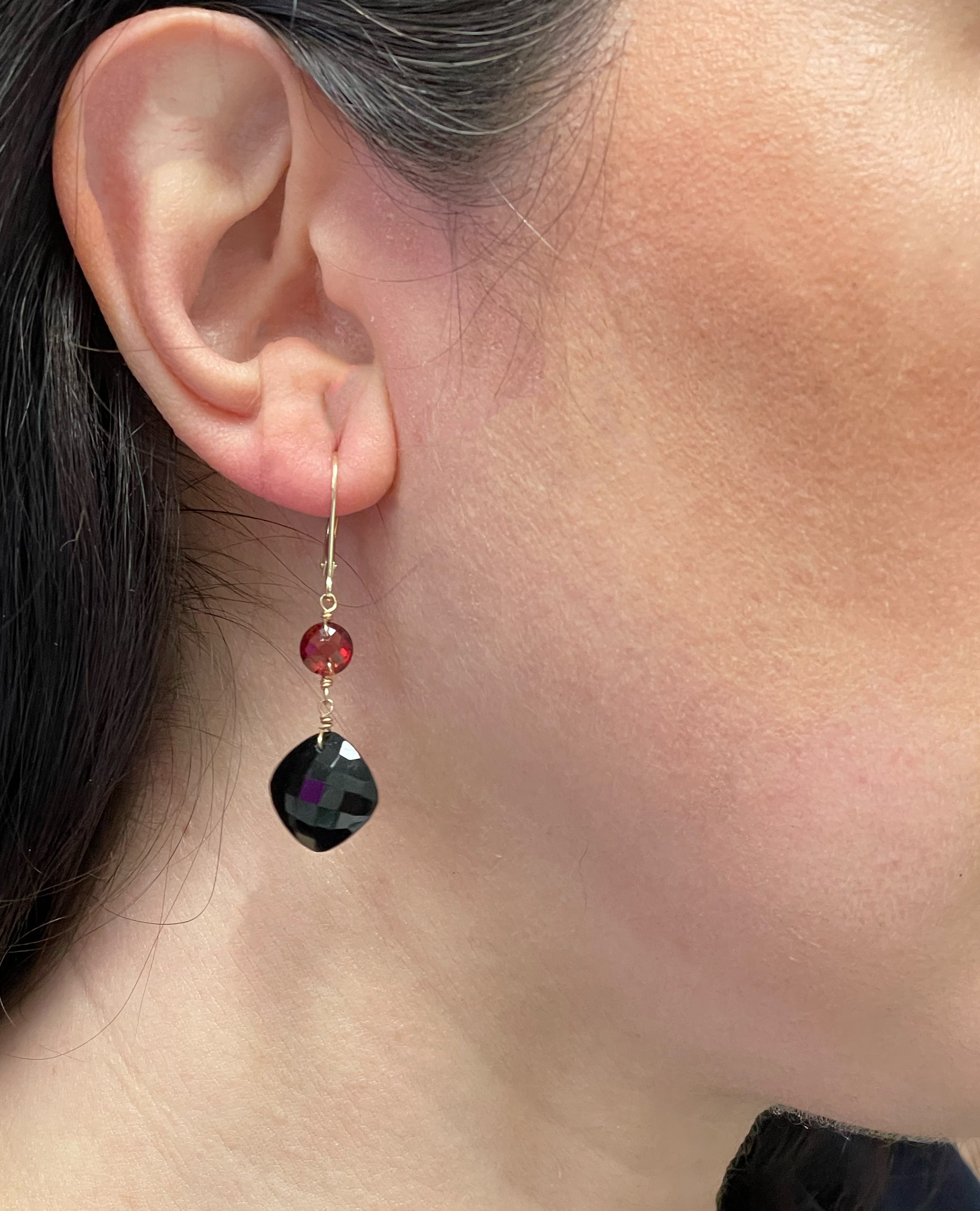 14K Yellow Gold Garnet Black Onyx Leverback Earrings