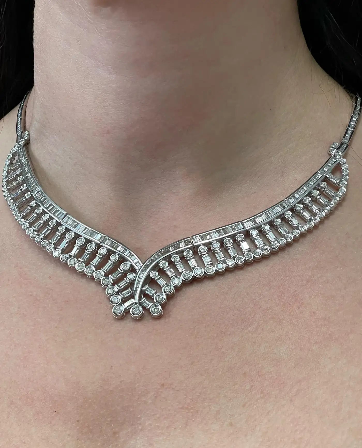 Vintage 15.50 Carat Diamond Geometric Structured V-Shape Collar Necklace in 18K White Gold