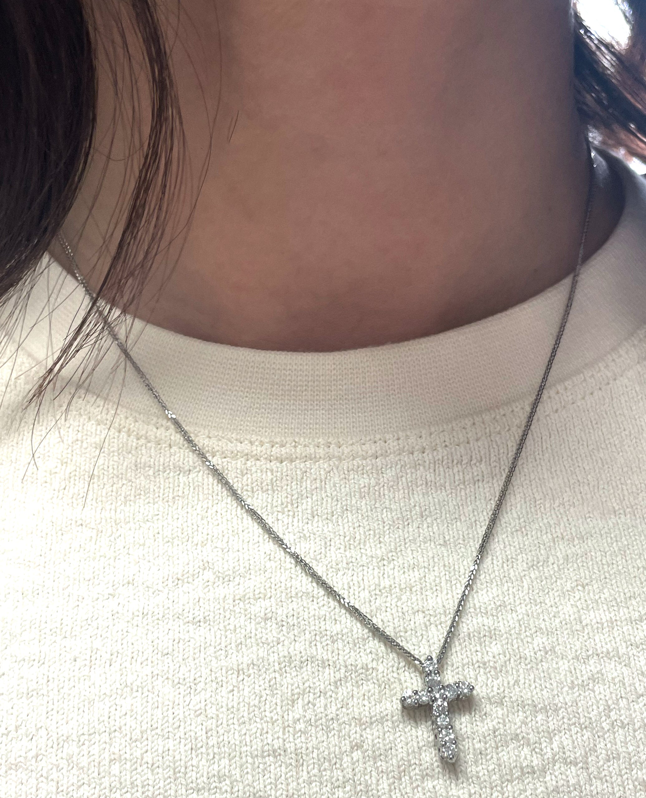 14K White Gold Diamond Cross Pendant Necklace