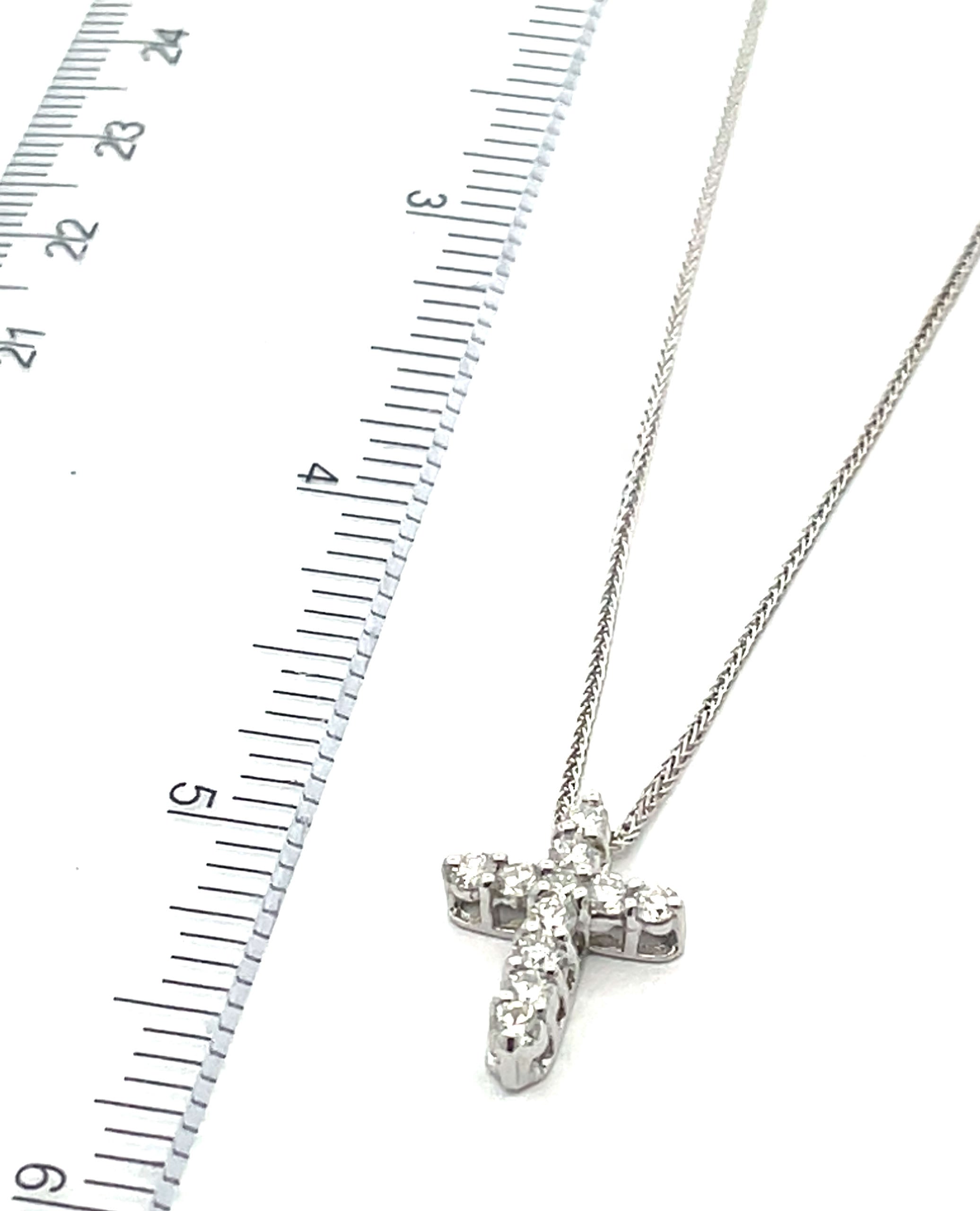 14K White Gold Diamond Cross Pendant Necklace