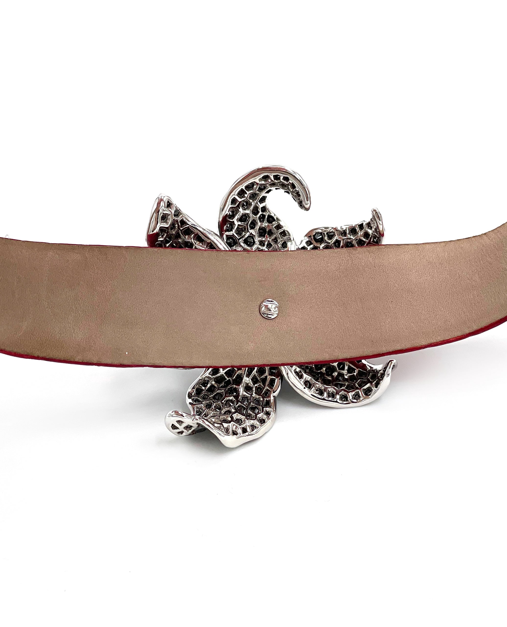 Pre-Owned Ambrosi 18K White Gold Black Diamond Flower Necklace with South Sea Pearl