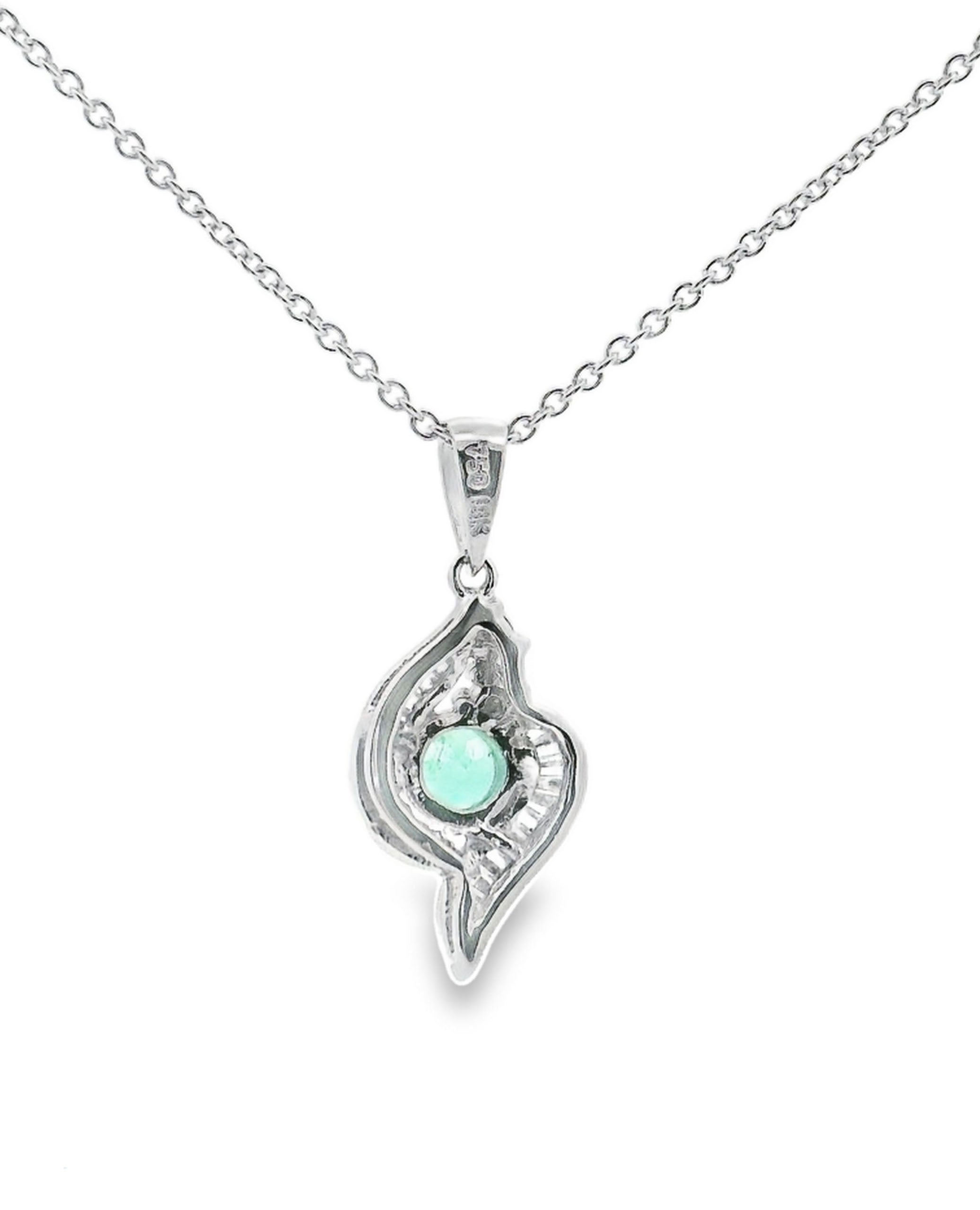 18K White Gold Pendant Necklace With Diamonds & Emerald Center