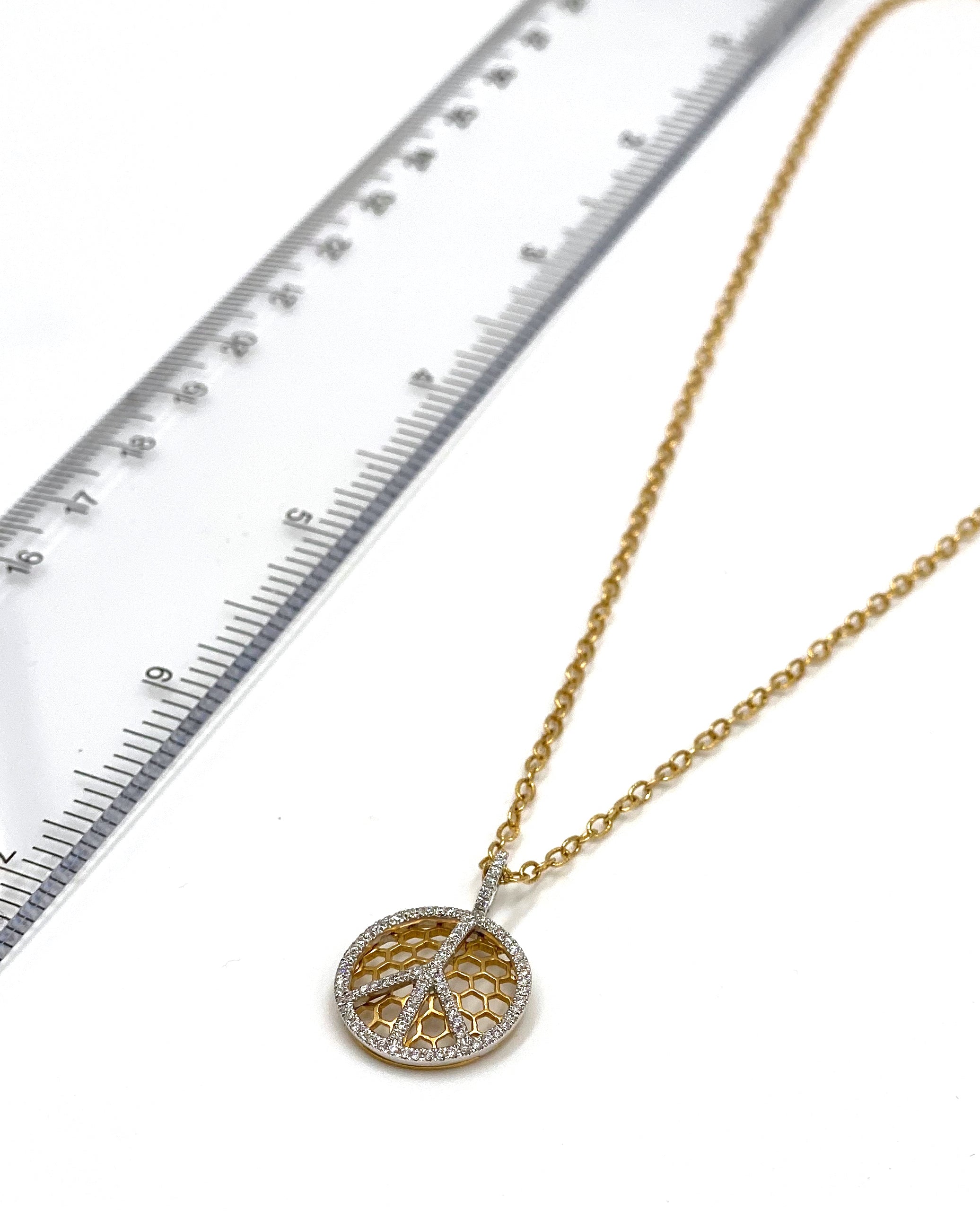 Round Honeycomb Peace Diamond Necklace in 18K Yellow Gold
