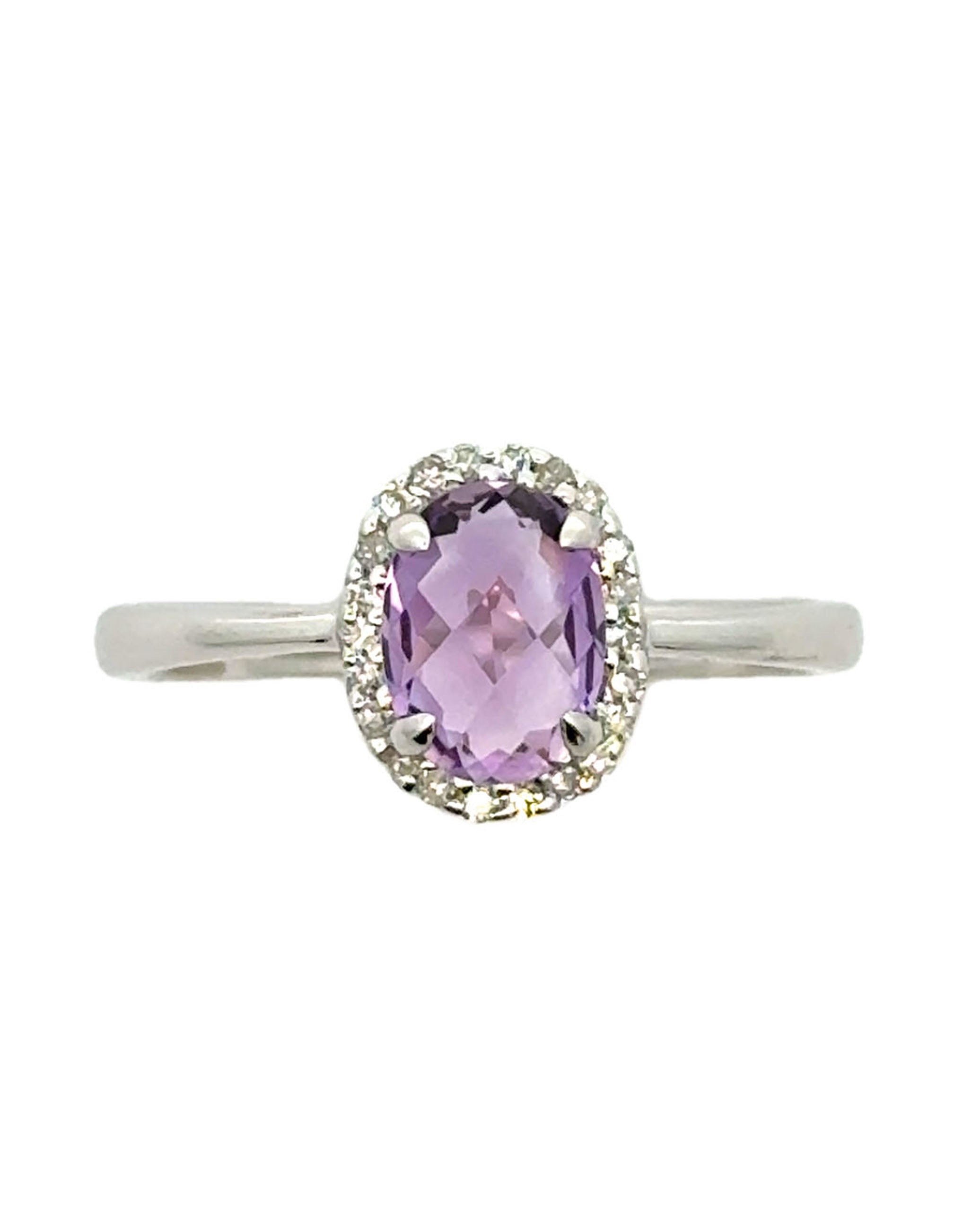 18K White Gold Ring With Oval Amethyst