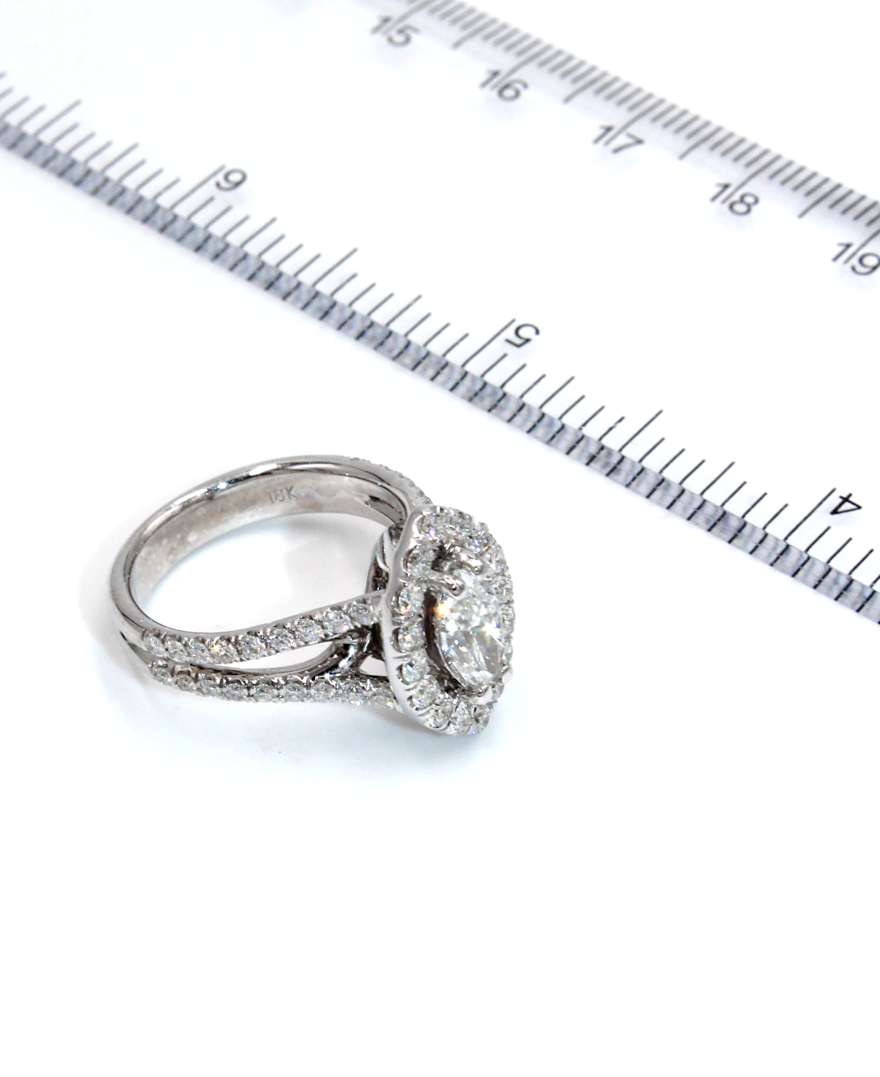 Marquise Diamond Ring in 18k White Gold