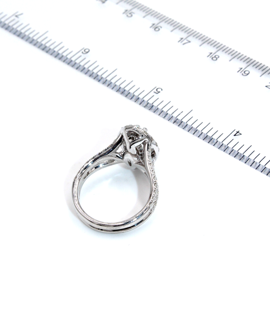 Marquise Diamond Ring in 18k White Gold