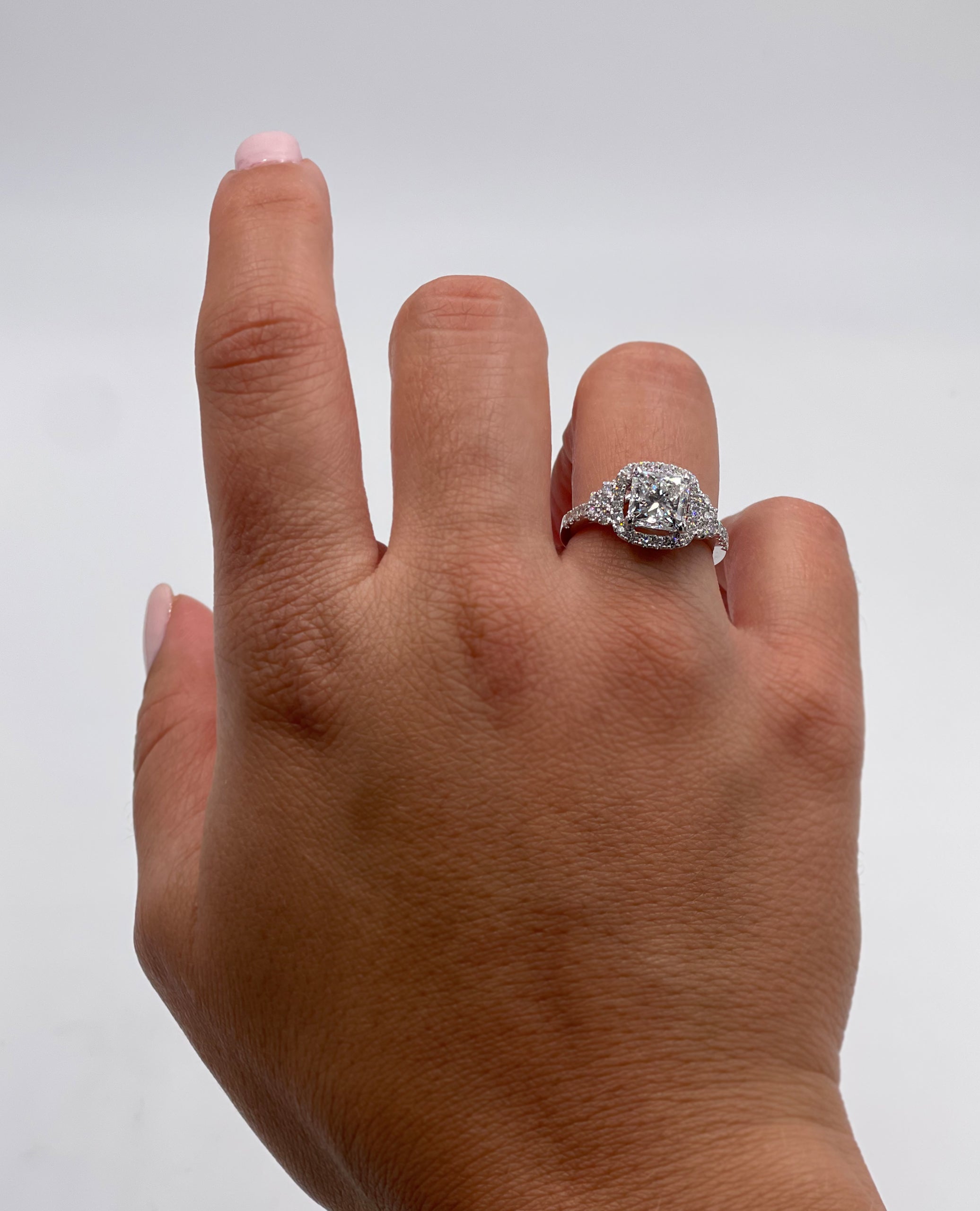 18K White Gold Ring with Center Radiant Cut Diamond 2.03 carats