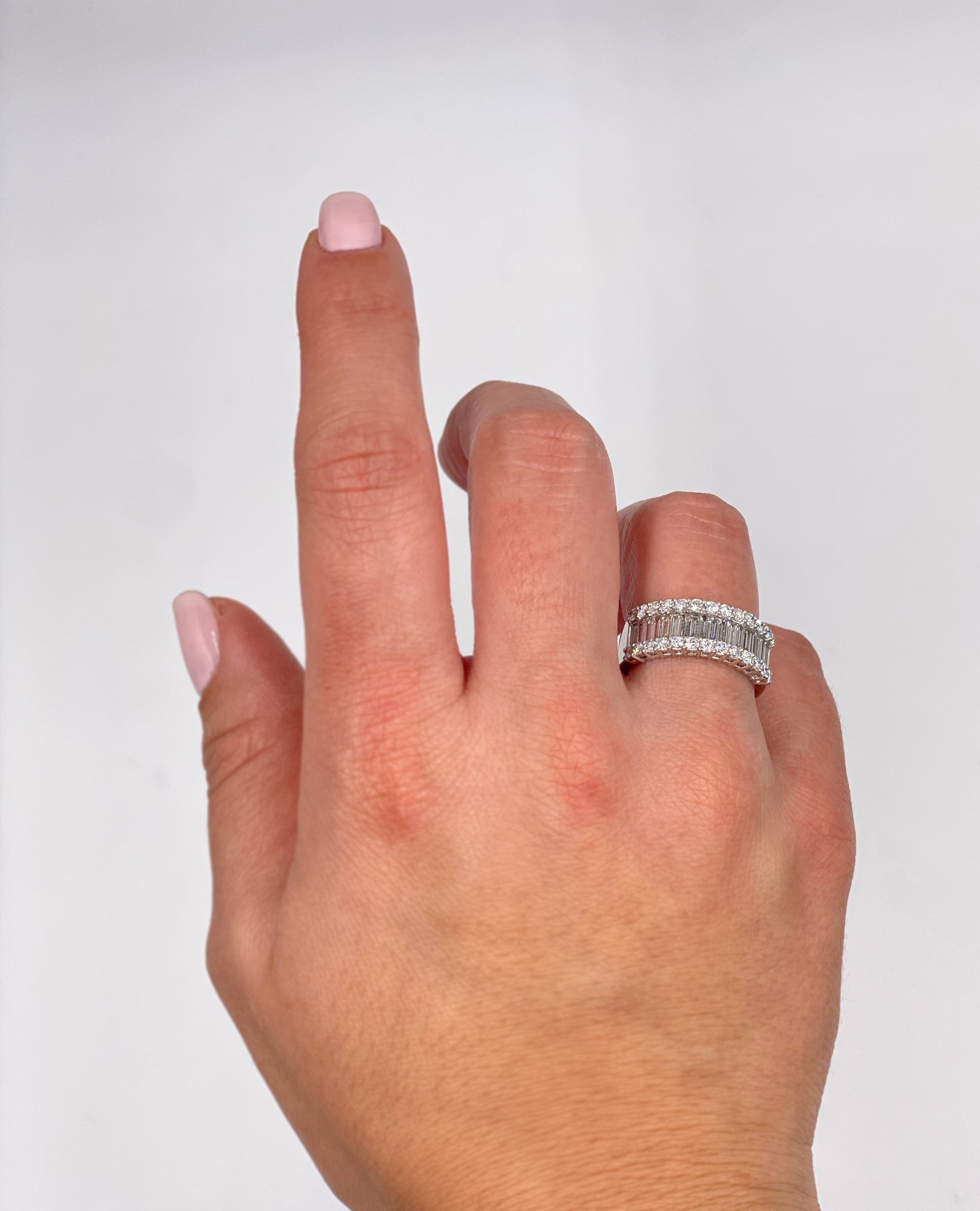 18K White Gold Baguette and Round Diamond Ring