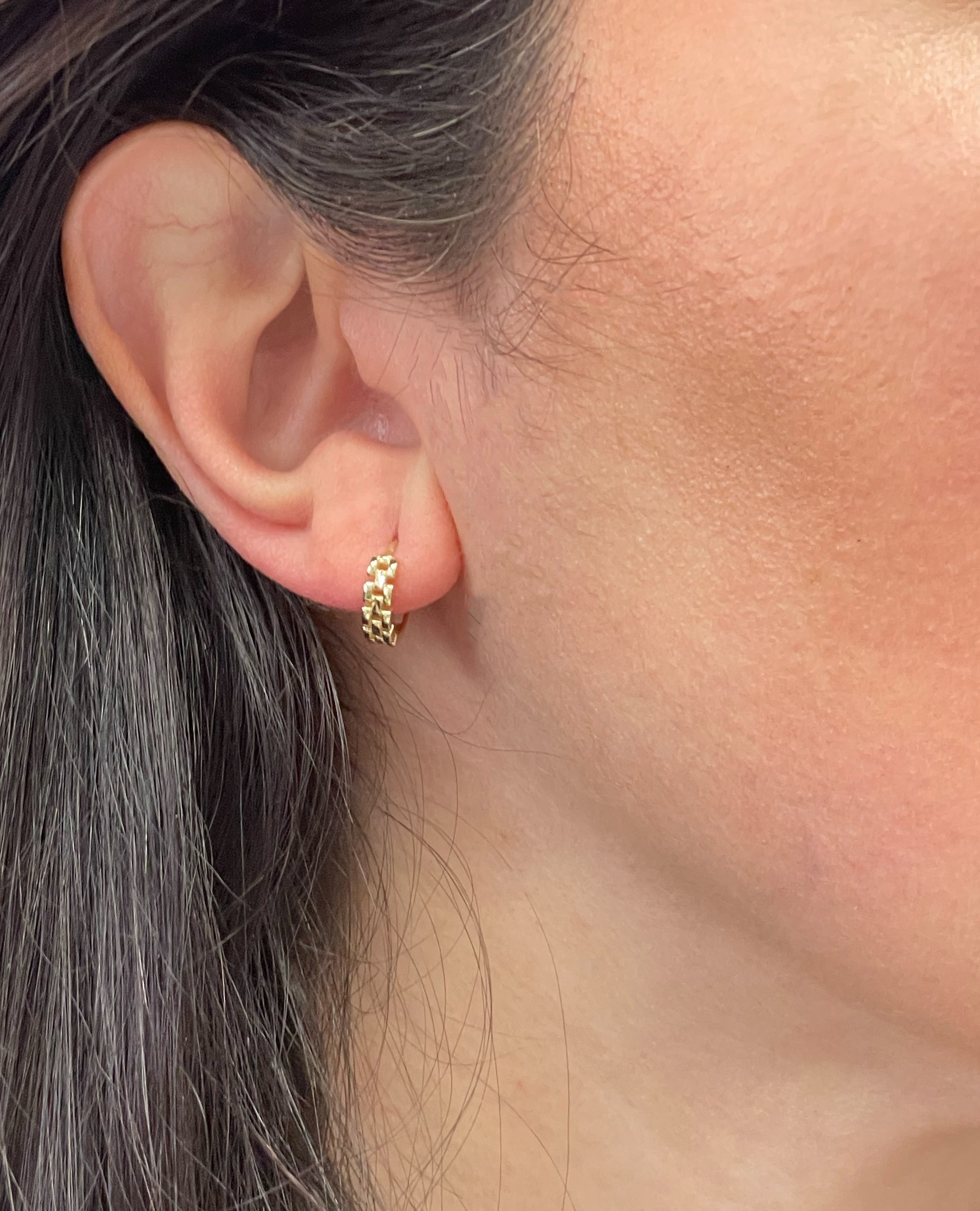 14K Yellow Gold Chain Link Huggie Hoop Earrings