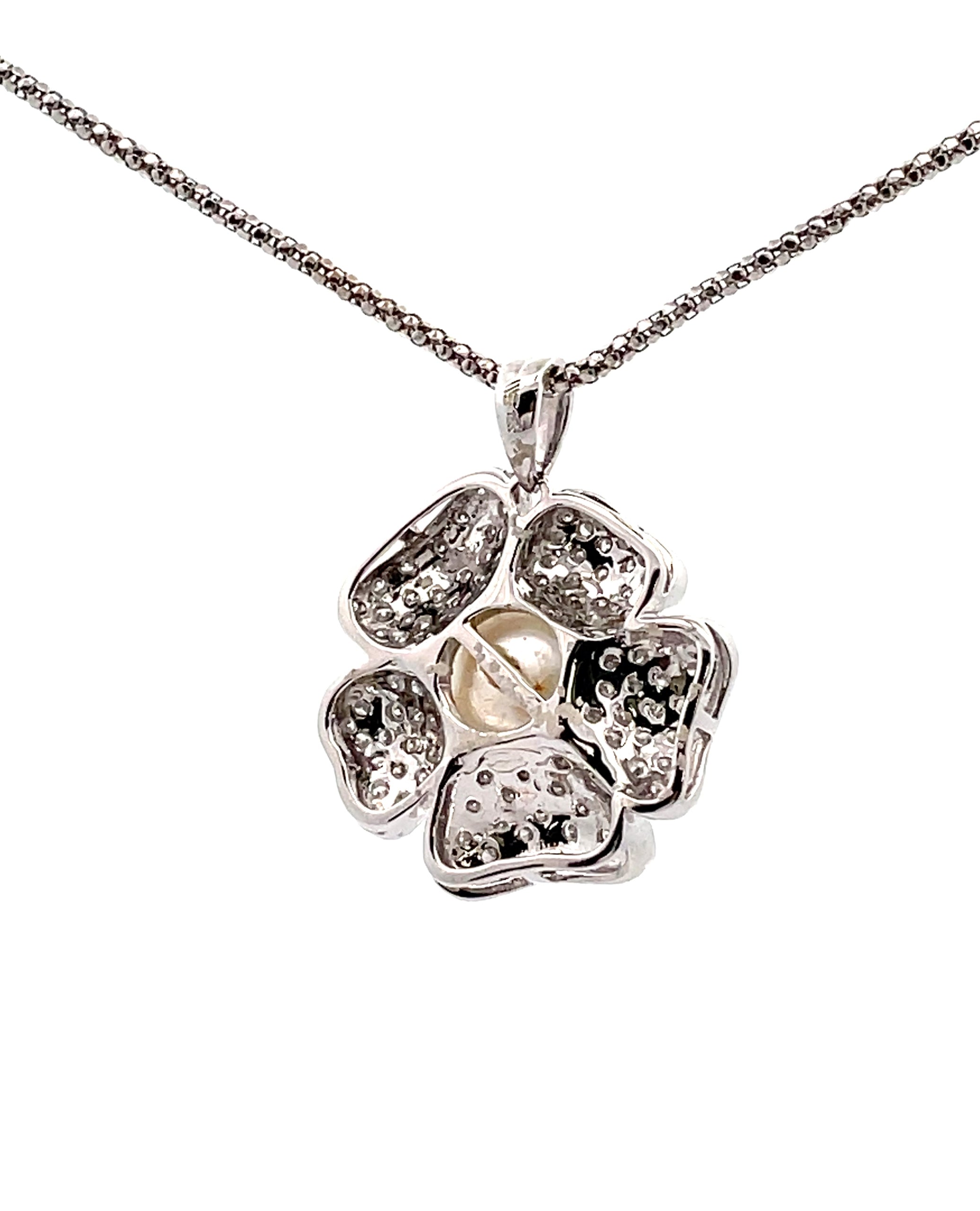 White Gold Flower Pendant Necklace with South Sea Pearl