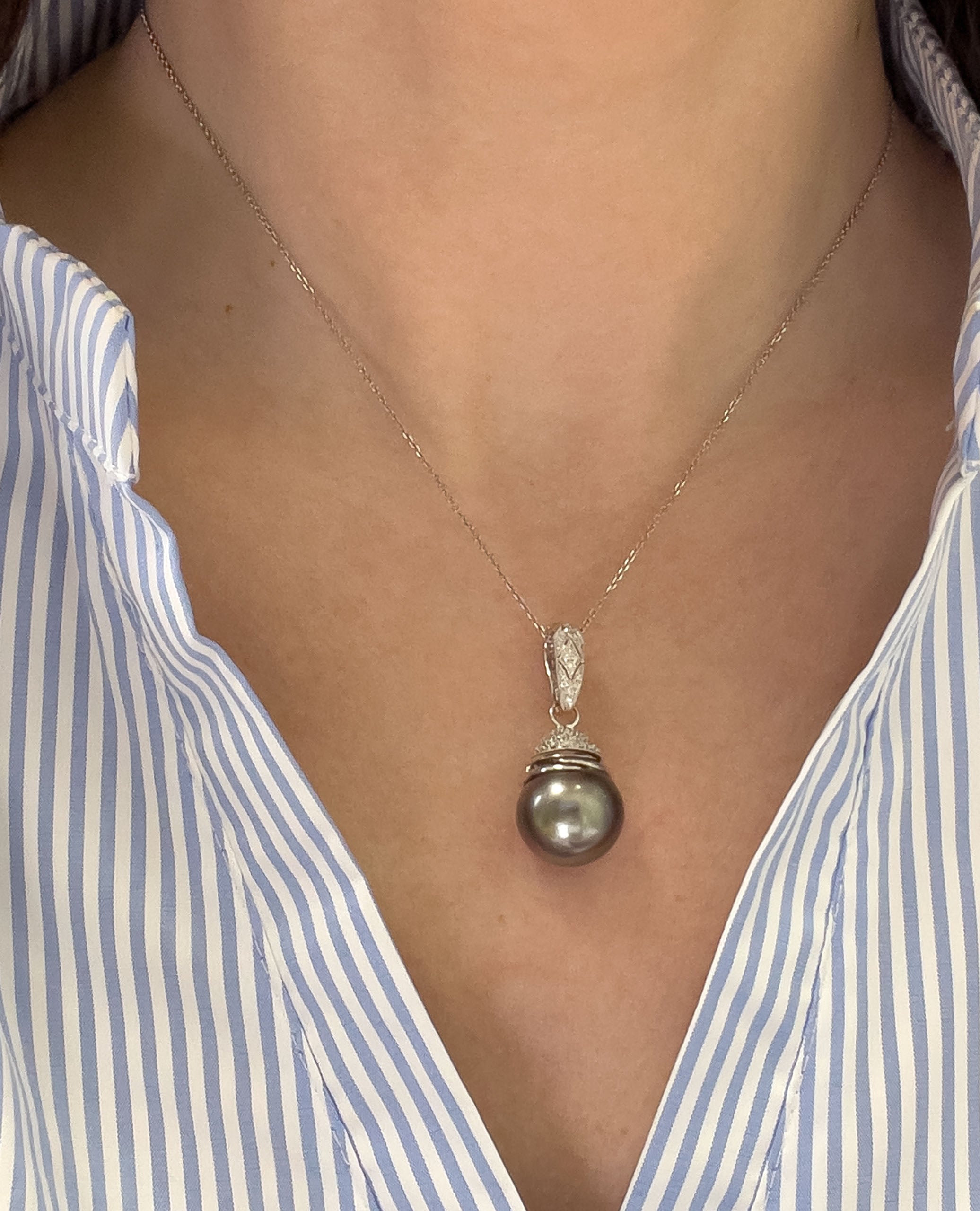 18K White Gold South Sea Tahitian Pearl Pendant Necklace