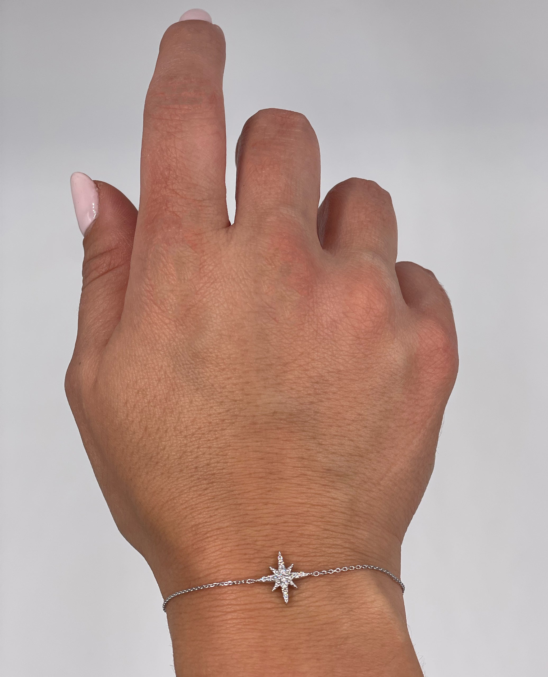 18K White Gold Star Diamond Bracelet 0.10 Carats Fully Adjustable Up to 7 Inches