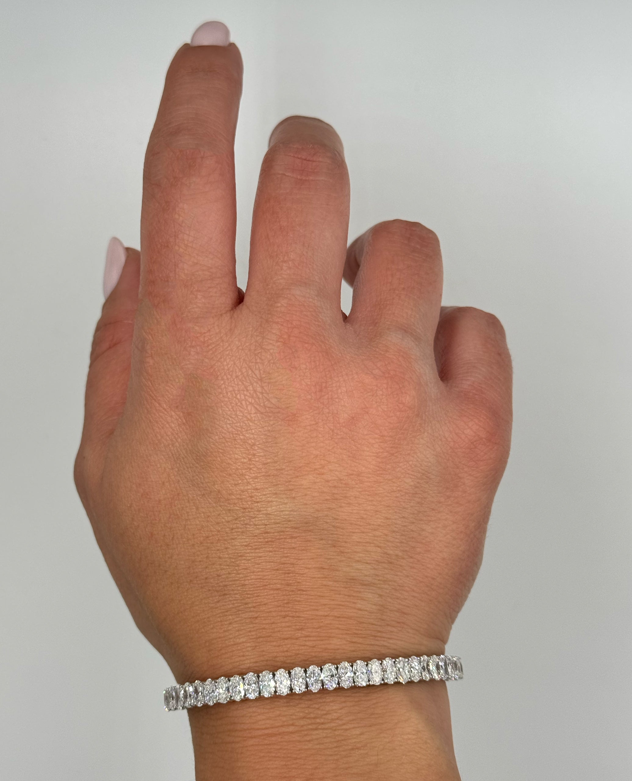 18K White Gold Bangle with Lab Grown Diamonds