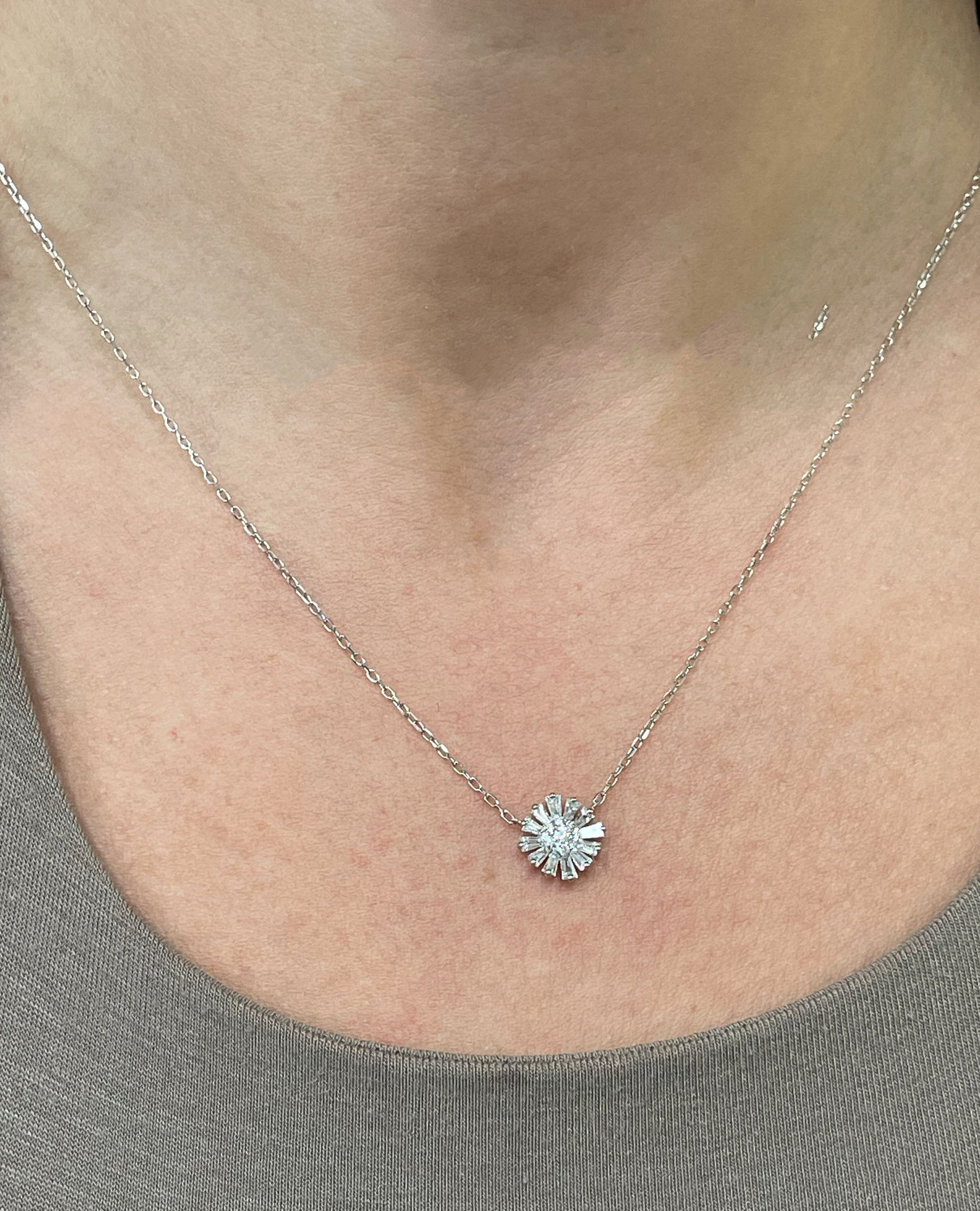14K White Gold Flower Diamond Pendant Necklace