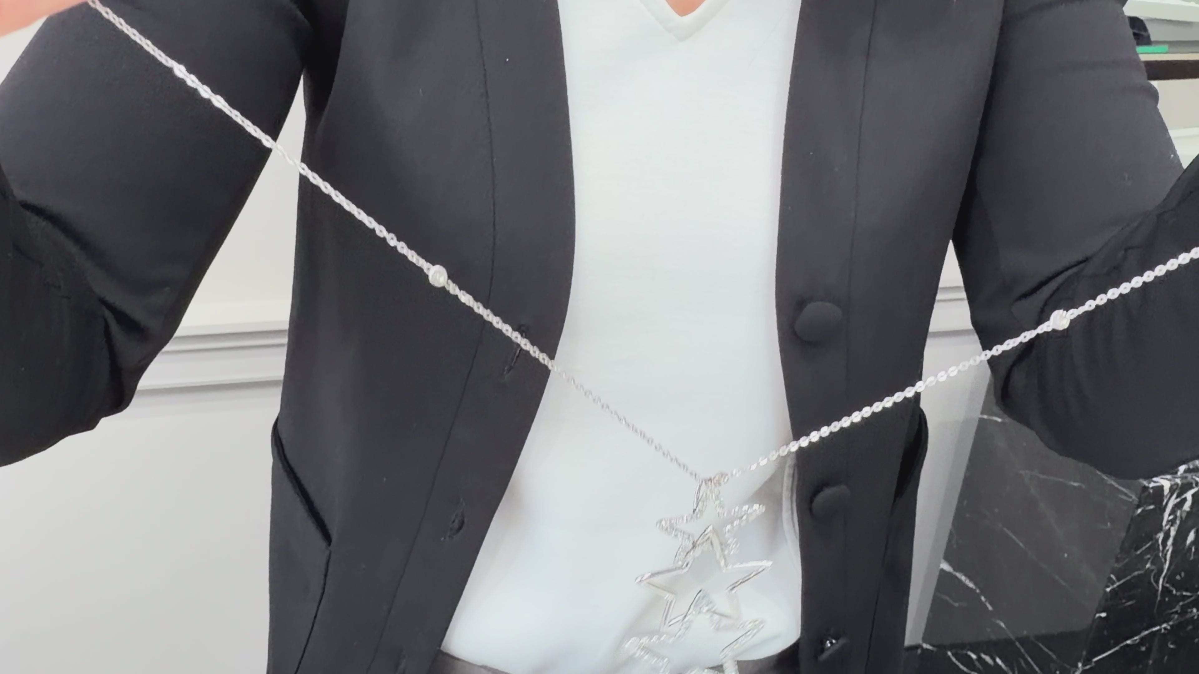 載入影片: 14K White Gold Three Star Diamond Necklace 2.40 Carats