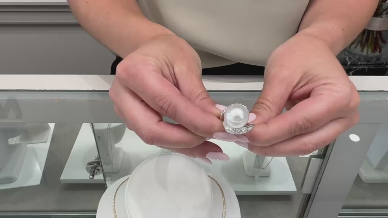 18K White Gold Ring with South Sea Pearl