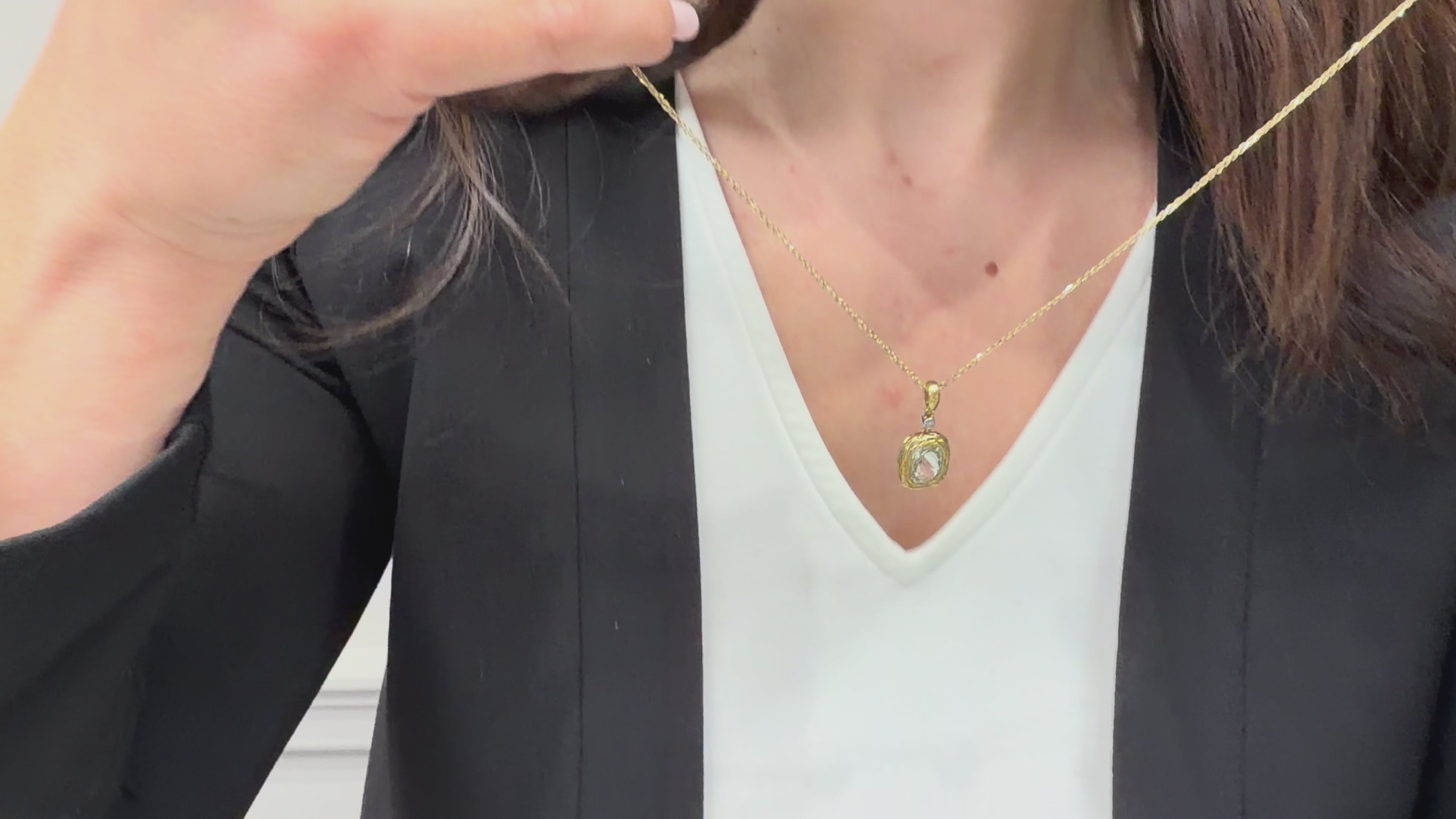 18K Yellow Gold 1.72 Carat Green Amethyst Pendant Necklace with One Round Diamond