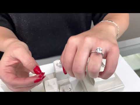 Tacori RoyalT HT2580RD8 Engagement Ring