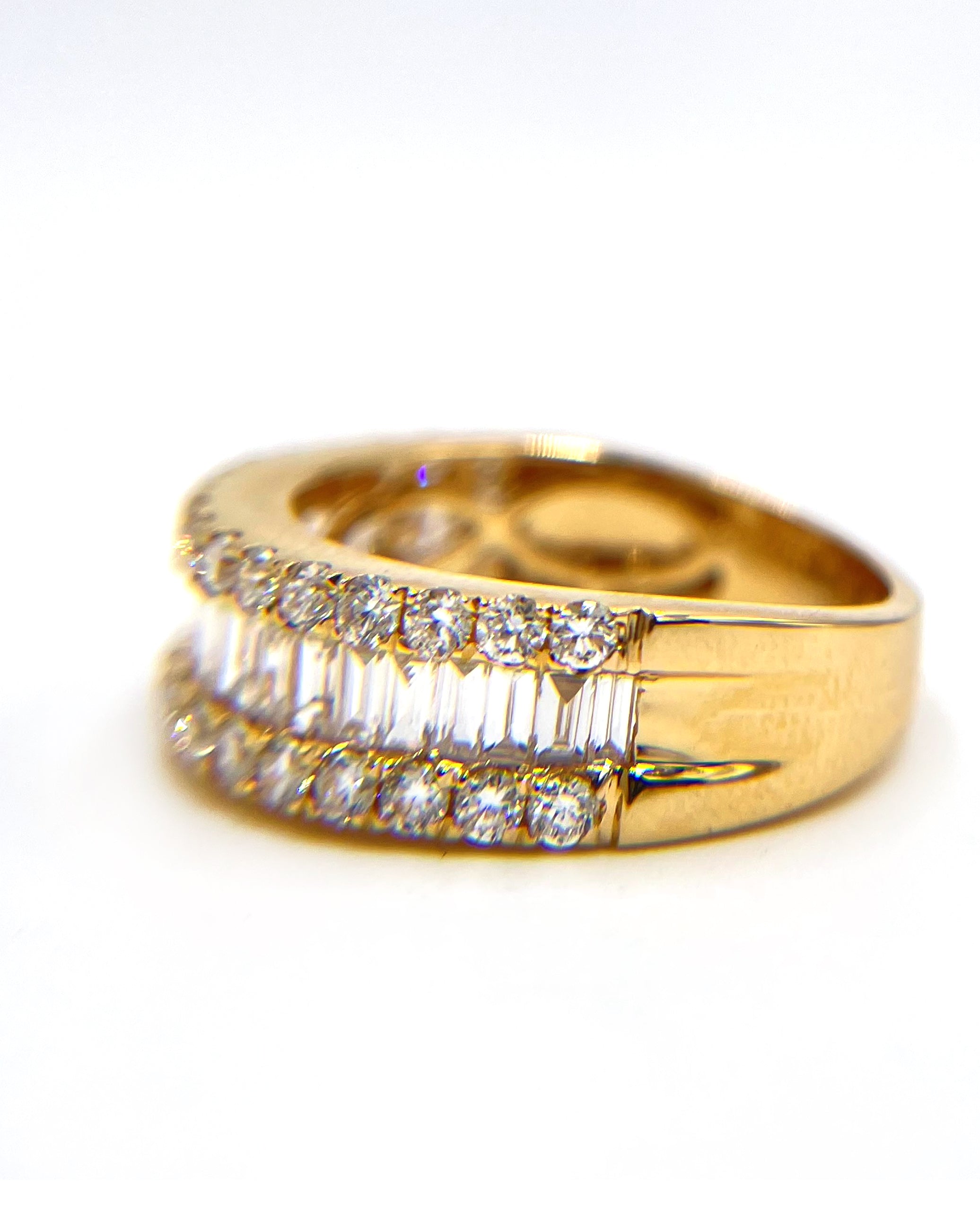 18K Yellow Gold Baguette and Round Diamond Ring