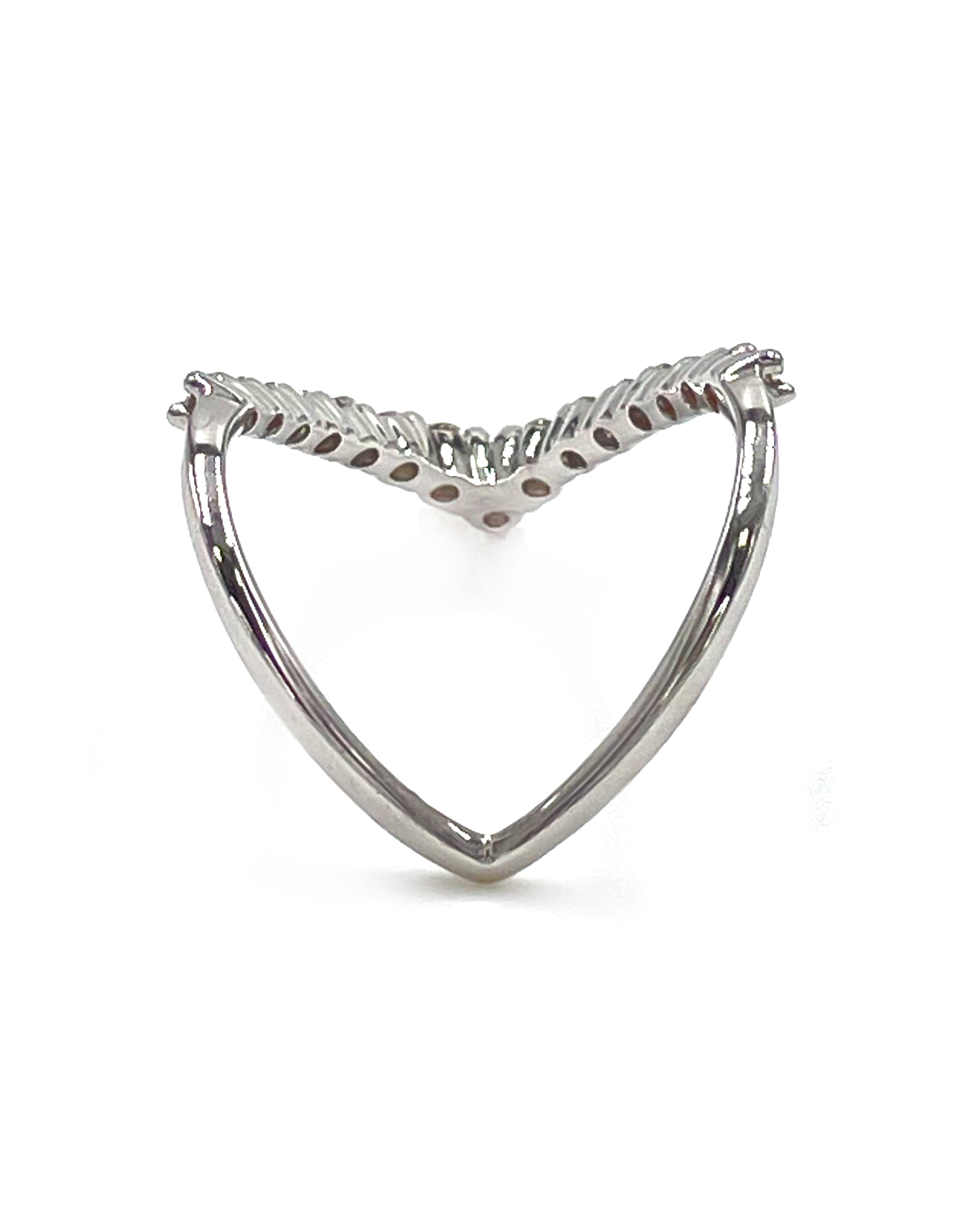 18K White Gold "V" Shape Diamond Ring