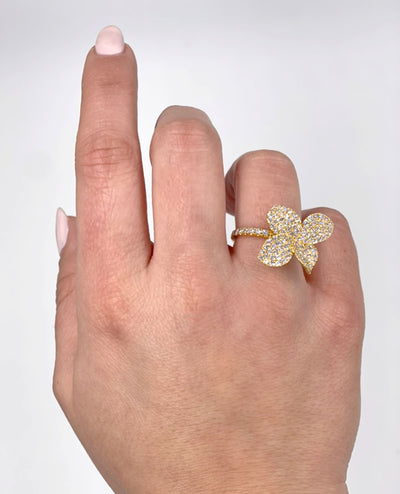 18K Yellow Gold Flower Ring with Diamonds