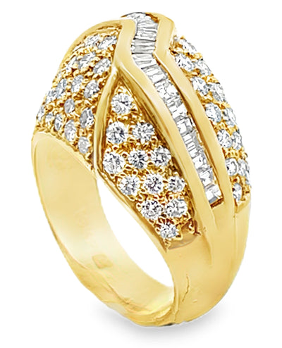 Vintage Dome Ring Set in 18K Yellow Gold with 1.90 Carats of Diamonds
