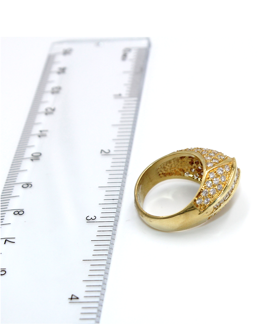 Vintage Diamond Ring Set in 18K Yellow Gold with 1.90 Carats of Diamonds