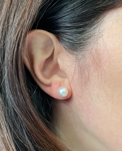 14K Yellow Gold 8.5mm Akoya Pearl Stud Earrings with Pushbacks