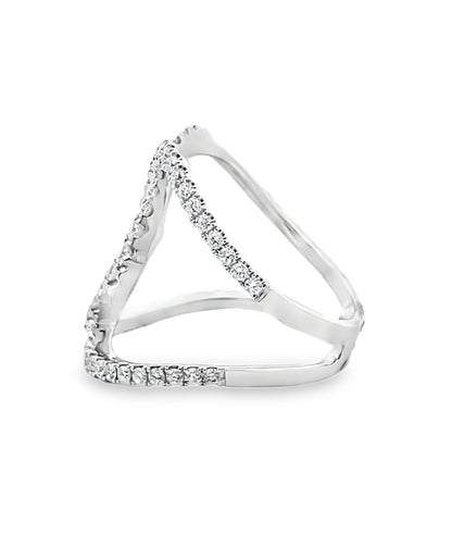 18K White Gold Interlocking Diamond Fashion Ring