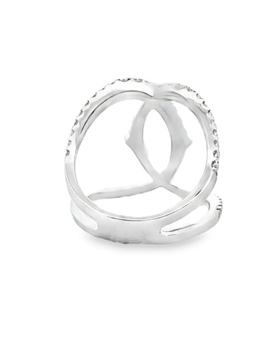 18K White Gold Interlocking Diamond Fashion Ring