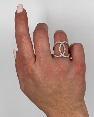 18K White Gold Interlocking Diamond Fashion Ring