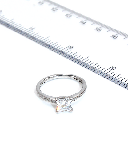 Ritani 1PCZ1966 Classic Princess Cut Engagement Ring