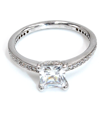 Ritani 1PCZ1966 18K White Gold Classic Princess Cut Engagement Ring Setting for 5.5 Millimeter Center Stone