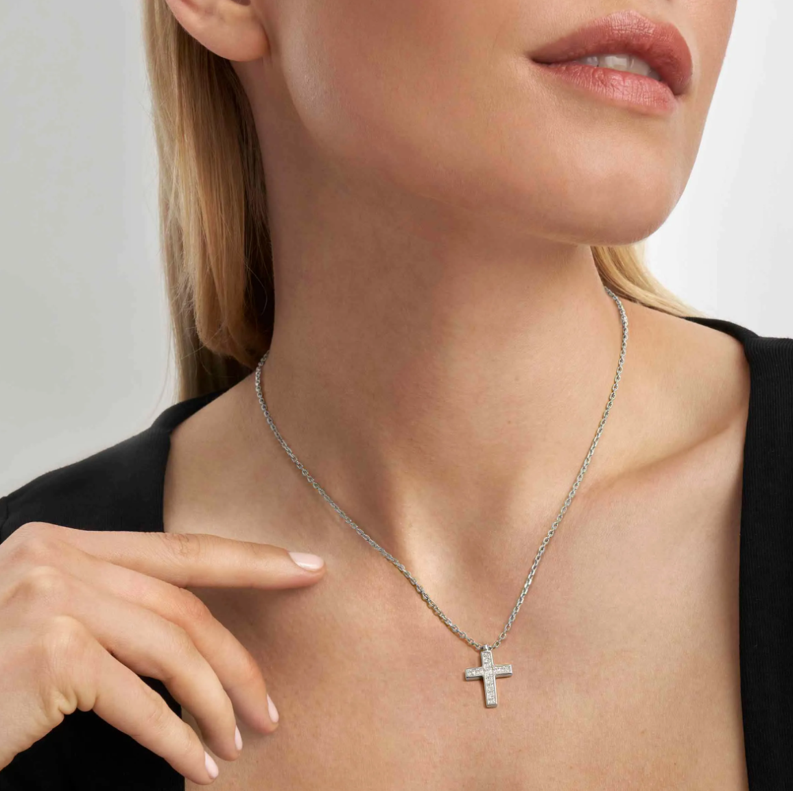 Nomination 240905/031 Carismatica Large Cross Necklace White CZ