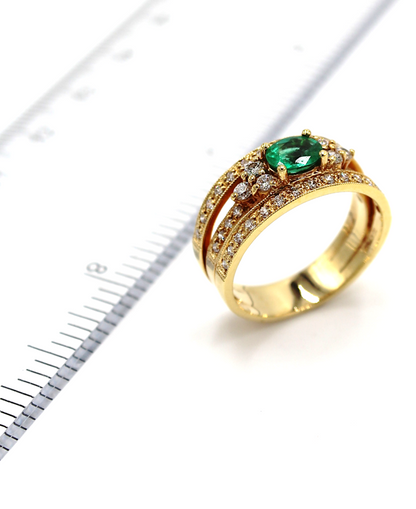 Emerald and Diamond Ring in 18k Yellow Gold