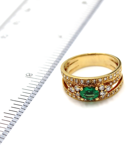Emerald and Diamond Ring in 18k Yellow Gold