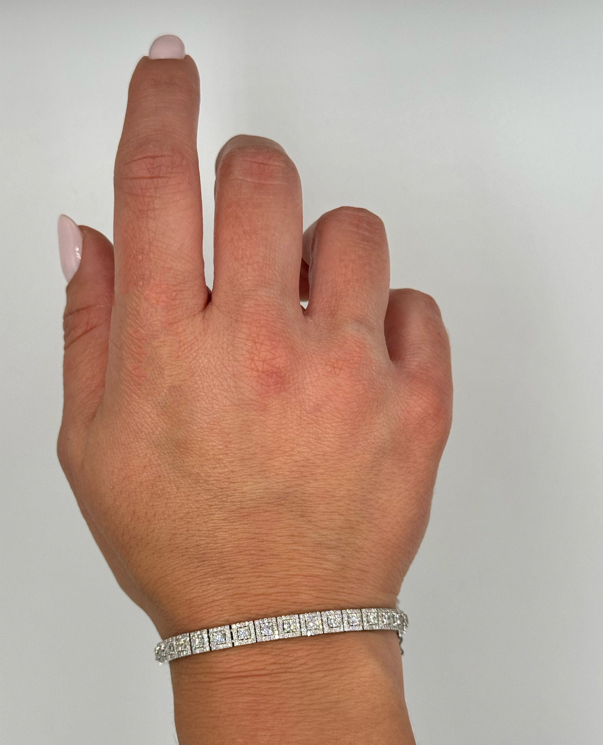 18K White Gold Antique Inspired Tennis Bracelet