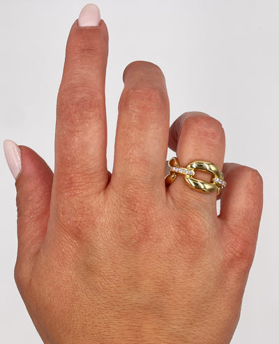 Interlocking Rounded High Polish Link Ring in 18K Yellow Gold with Diamonds