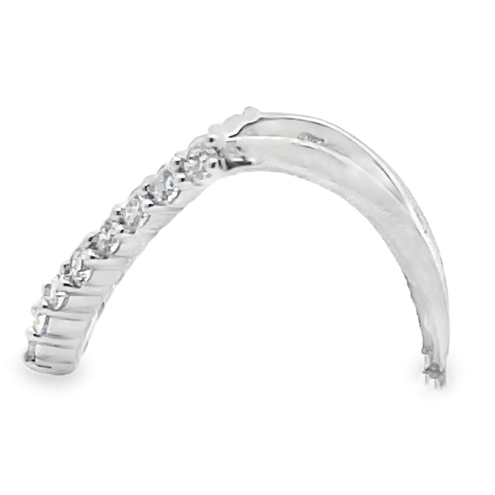 18K White Gold "V" Shape Diamond Ring 0.58 Carats