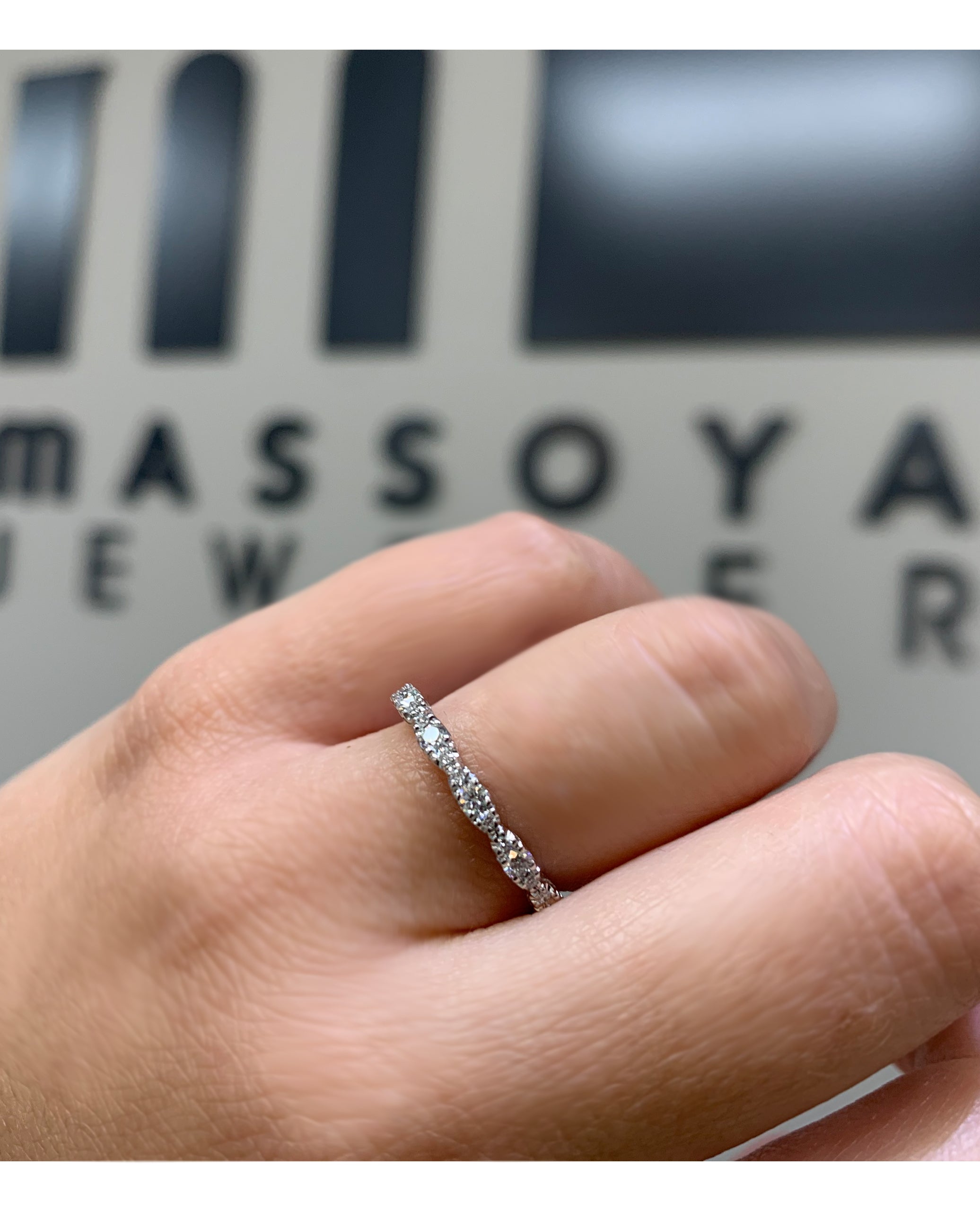 Tacori HT2558 B3/4W 18K White Gold Petite Crescent Wedding Band