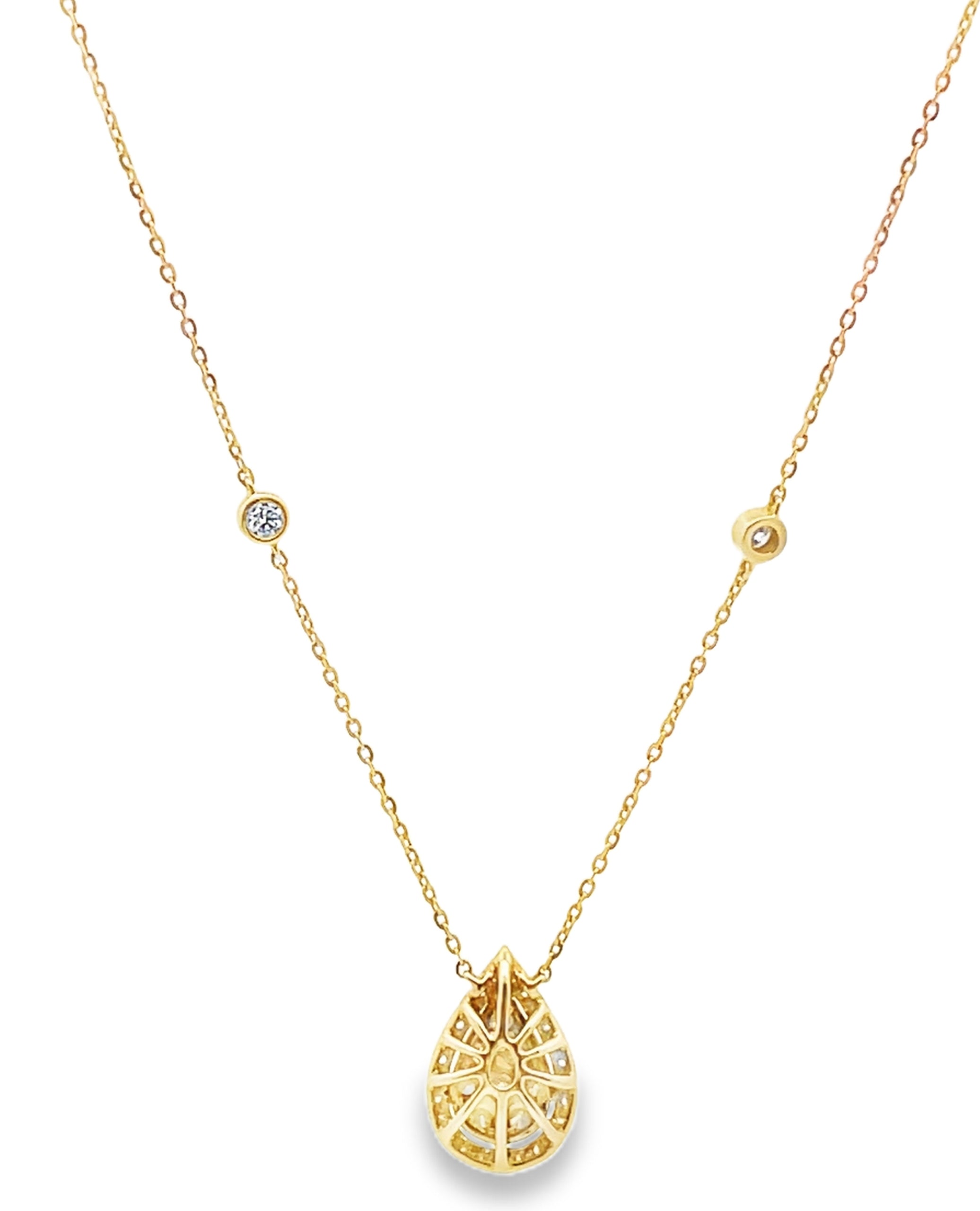18K Yellow Gold Pear Shaped Necklace with Diamonds