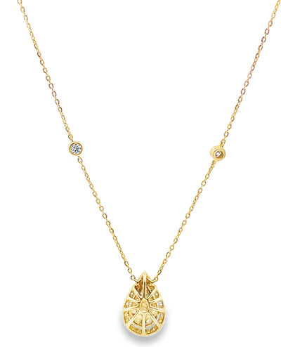 18K Yellow Gold Pear Shaped Necklace with Diamonds