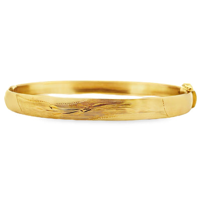 Pre-owned Vintage 18K Yellow Gold Hinged Bangle Bracelet with Safety Clasp and Floral Elongated Engraved Detail